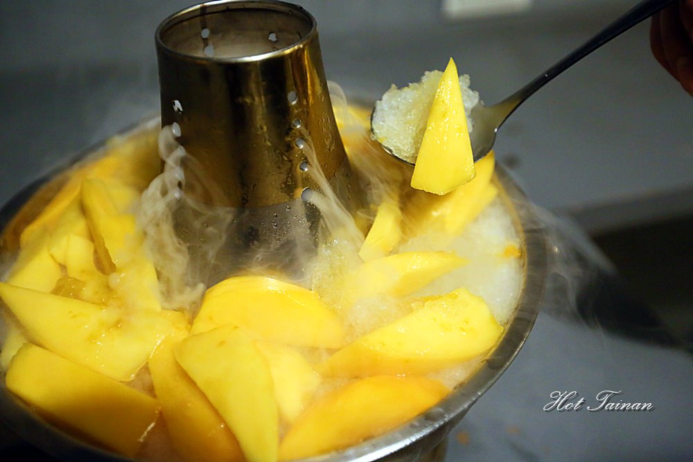 【台南美食】芒果火山冰報到！兩款芒果一次吃到，金皇尬愛文：蜂橙複合式餐飲