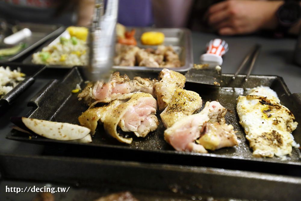 【台南美食】甲保廠汽修主題餐廳：全台灣唯一！DIY個人鐵板燒