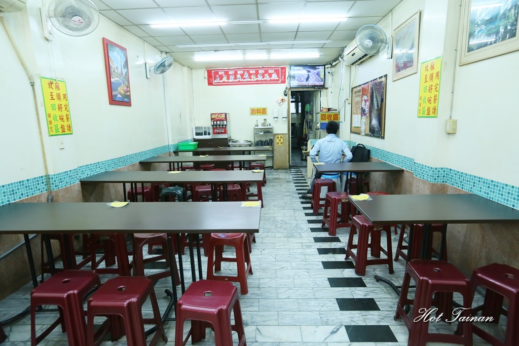 【台南美食】成大學區內的平價小館，賣著日式丼飯、焗烤義大利麵：阿樂小館