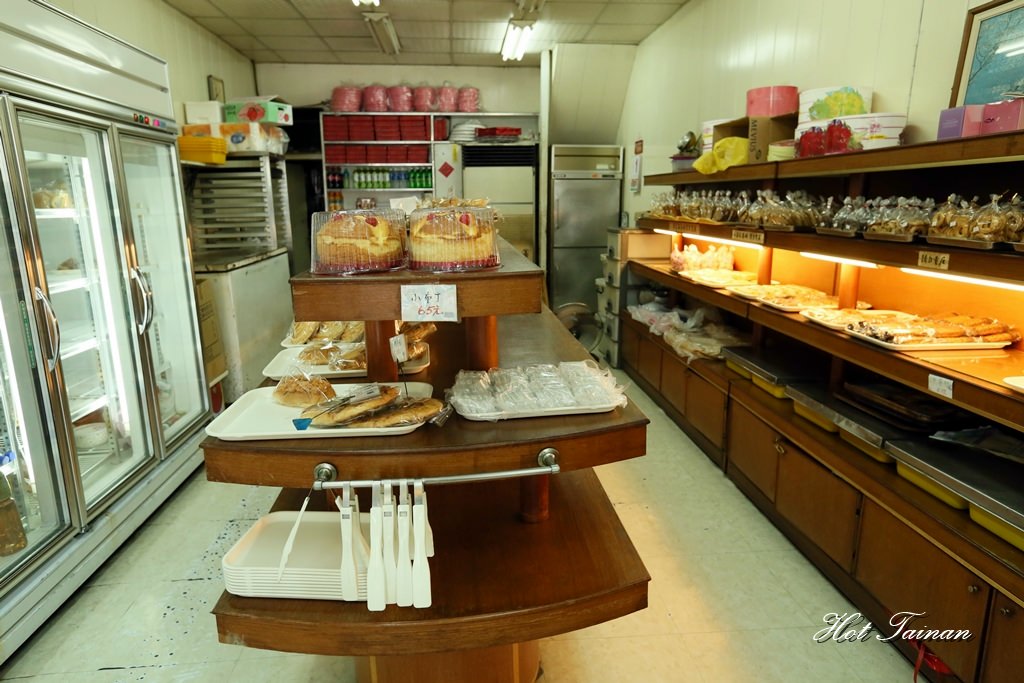 【嘉義美食】古早懷舊麵包店，裡頭販賣著屬於嘉義人的回憶美食：蓬萊漢堡