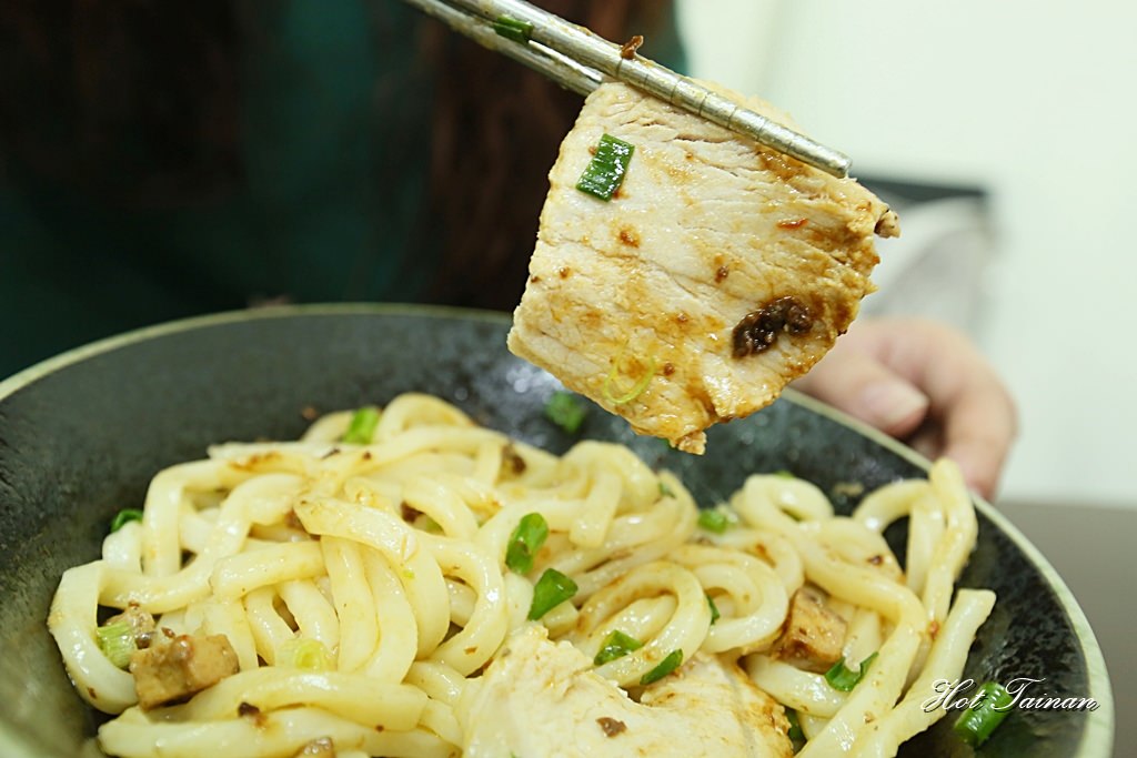 【台南美食】媲美日本等級的烏龍麵，銅板價讓你一次滿足：杜桑灶咖
