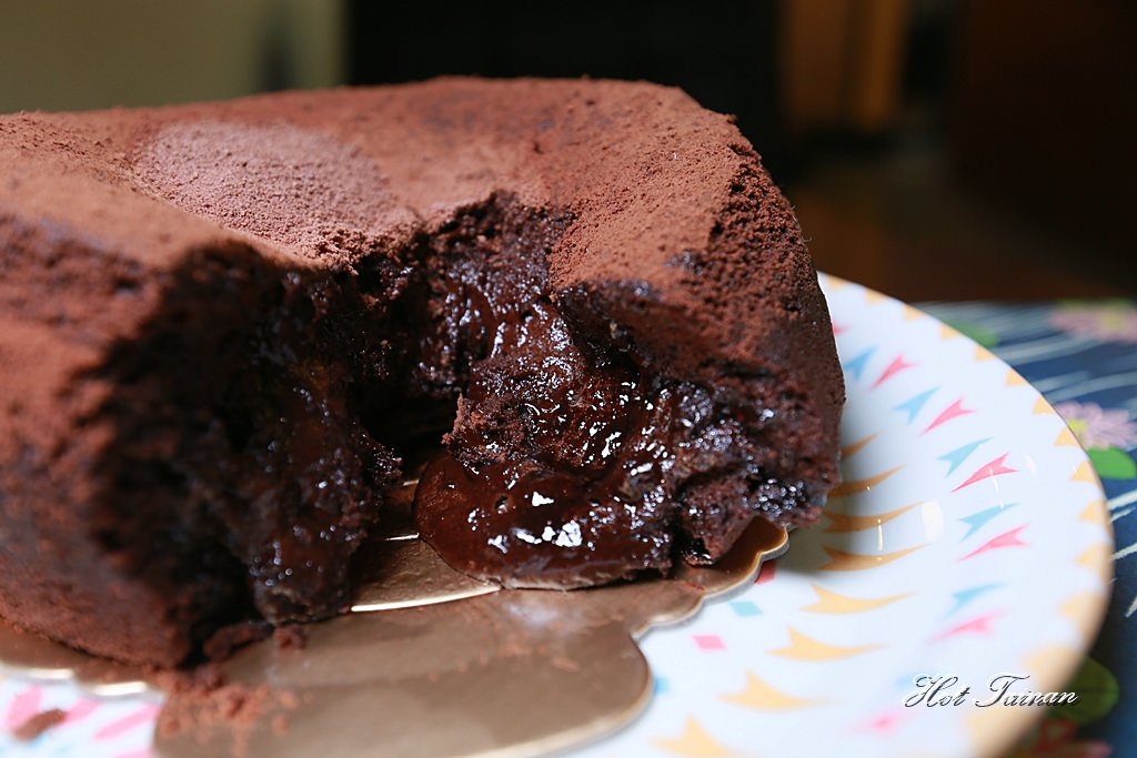 【台南美食】惡魔般存在的特濃法式巧克力蛋糕！學甲區隱藏版的五星級甜點：栗卡朵洋菓子工坊