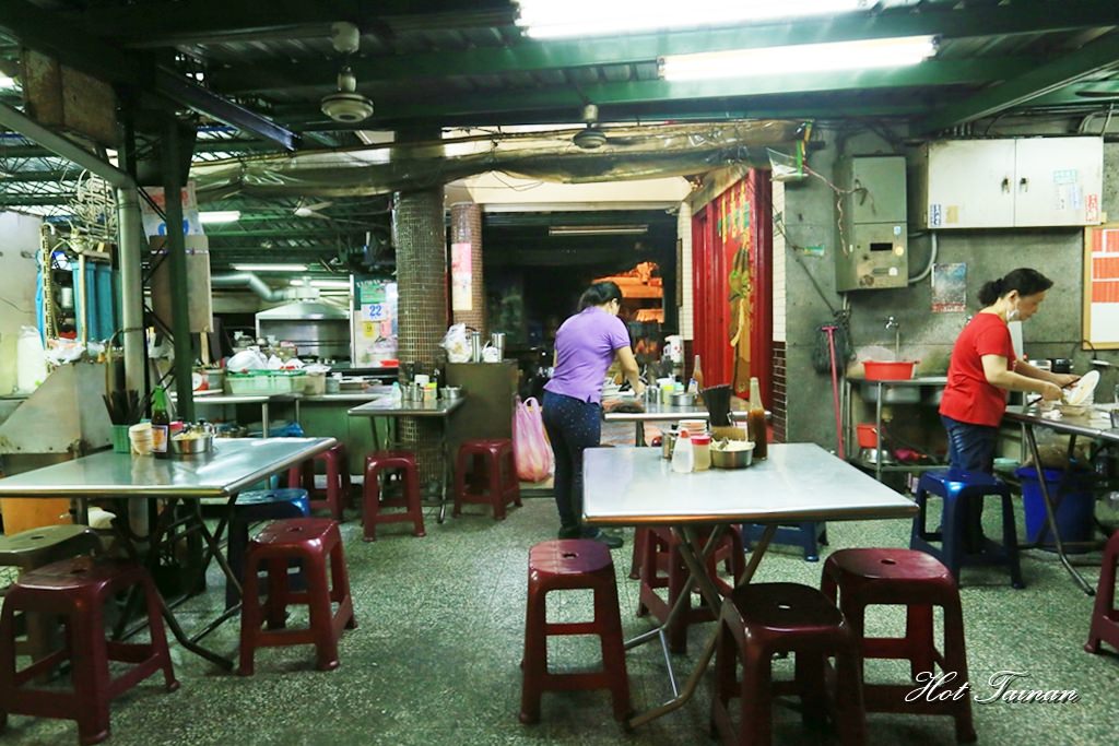【台南美食】城隍爺有保佑的在地老店，超過30年全天候不打烊的鮮滋味：阿美牛肉湯