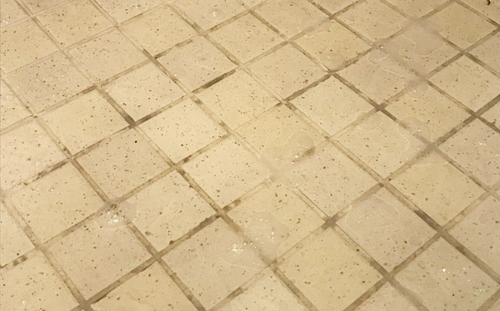 【台南居家】浴室防滑專用隱形地板，家中老人小孩的安心好幫手：隱形地板『防滑、止滑coat』