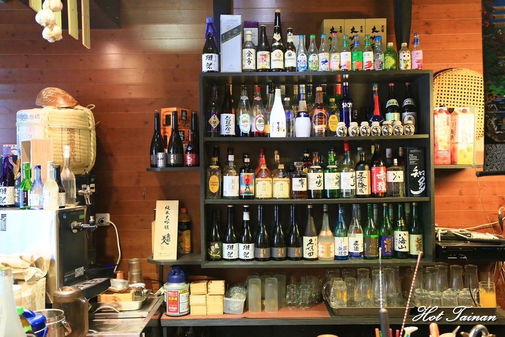 【台南美食】日本食材天天直送！晚來就吃不到的日式居酒屋，體驗木槳送餐的快感：奧尻爐端燒
