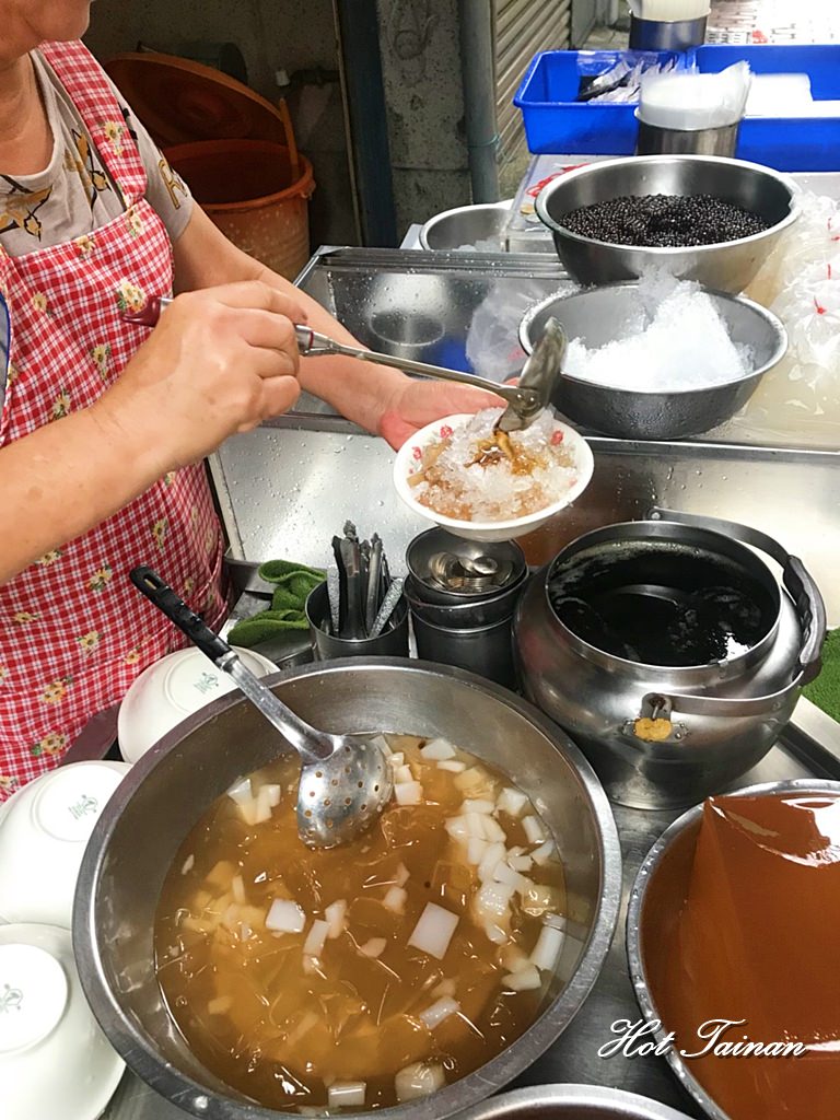 【台南美食】老台南立吞界的代表，最短老街內的必吃美食：宮後街無名愛玉冰