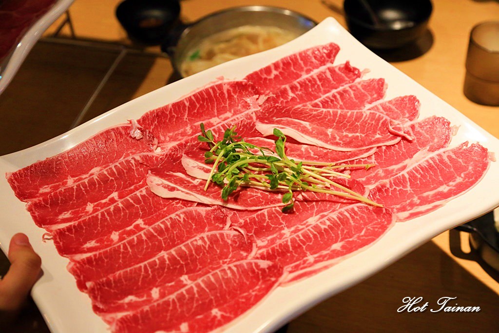 【台南火鍋】暴龍級特餐火鍋店，台南吃肉補肉的新選擇：肉多多火鍋