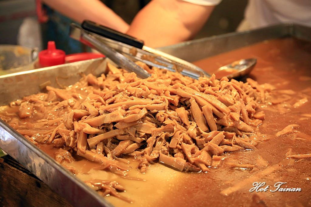 【台南美食】東菜市內的隱藏版超人氣美食：阿嘉香腸熟肉