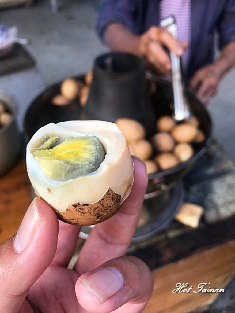 【台南美食】漁光島玩水賞夕陽，也別忘了來顆好吃的漁光島阿婆茶葉蛋