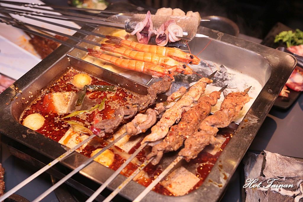 【台南火鍋】全台南第一間爆菊牛肉來了！午間套餐吃爽又吃飽： 川囍紅湯串串鍋