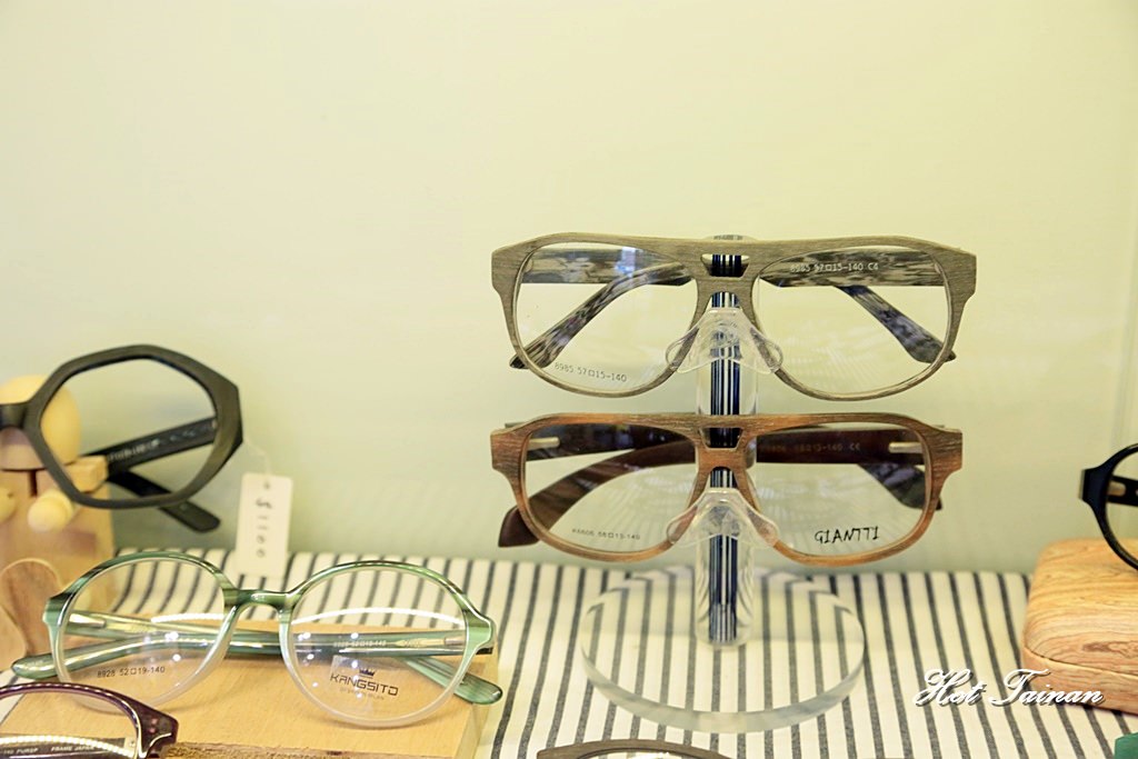 【台南眼鏡行】老屋內的眼鏡博物館，引進國外特色鏡框鏡架：心眼鏡 x Heart Glasses