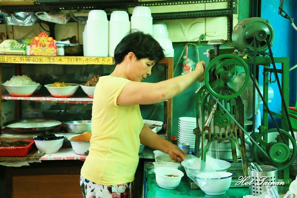 【台南冰店】麻豆中央市場內的百年老冰店：龍泉冰店