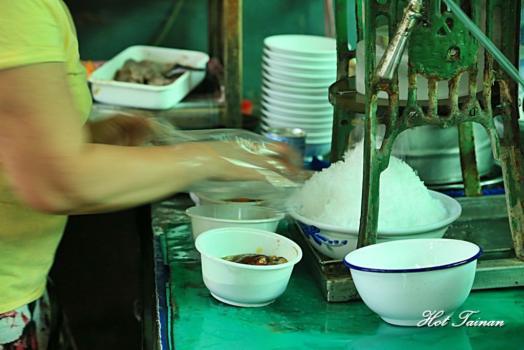【台南冰店】龍泉冰店！麻豆中央市場內的百年老冰店
