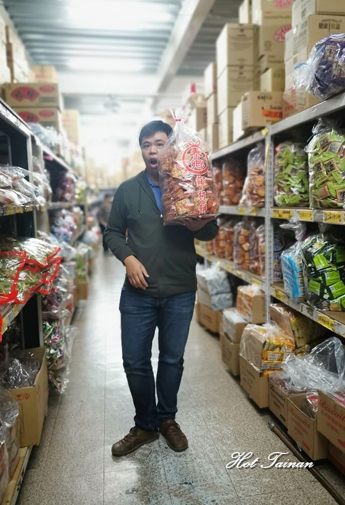 【台南零食】台南最大型零食倉庫批發賣場！千萬不要來，會走不出來啊：百興隆食品行