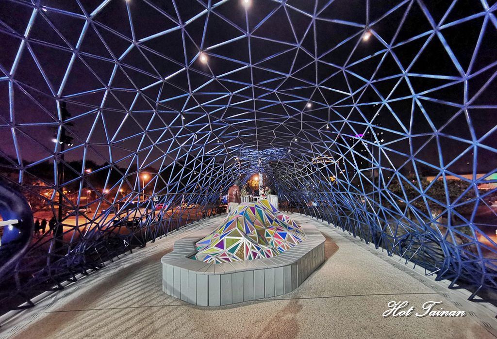 【台南景點】安平新景點大魚的祝福，安平港濱歷史公園內的超大型鯨魚裝置藝術