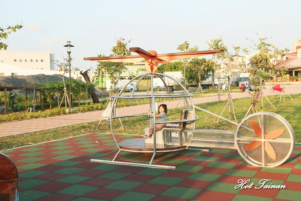 【台南景點】台南首座以飛機為主題打造的親子公園：大恩公園