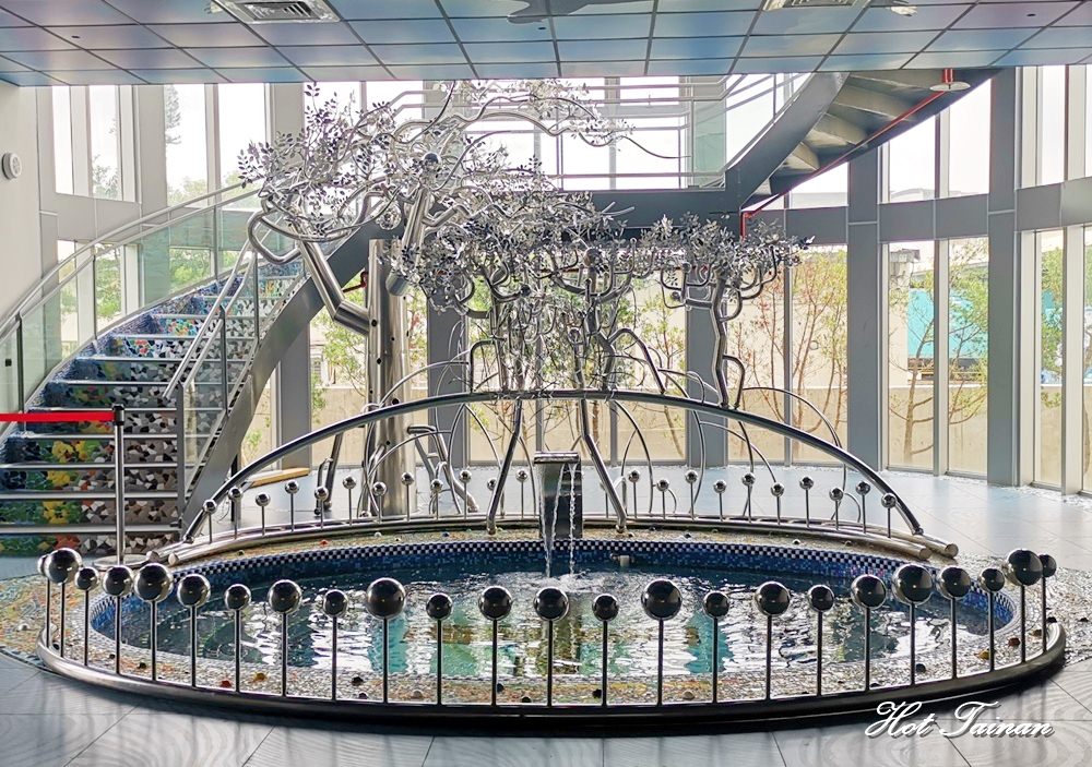 【台南景點】隱身在工業區內的超美打卡點！全台最美洗禮池在這：虹韻文創中心