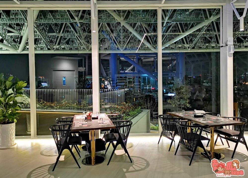 【台南美食】台南唯一空中花園用餐環境！台南美術館2館一覽台南夜景的好去處：美。食光 Lumière餐酒館