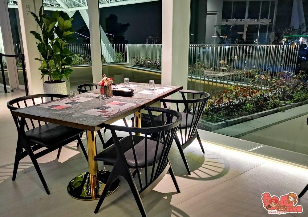 【台南美食】台南唯一空中花園用餐環境！台南美術館2館一覽台南夜景的好去處：美。食光 Lumière餐酒館