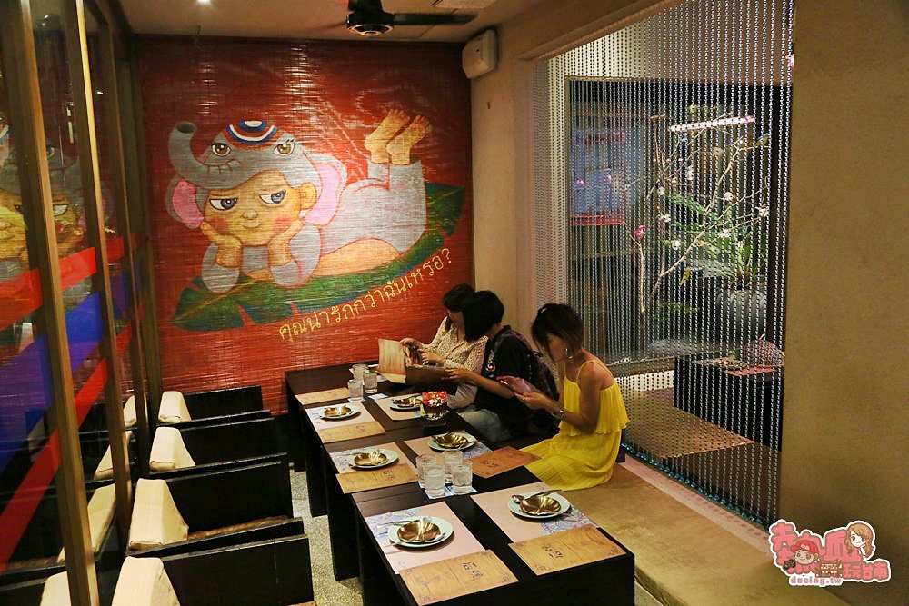 【台南美食】台南最浮誇的泰式料理店，親愛的我把整個泰國都搬來台南了：Nest de 后院泰式餐廳