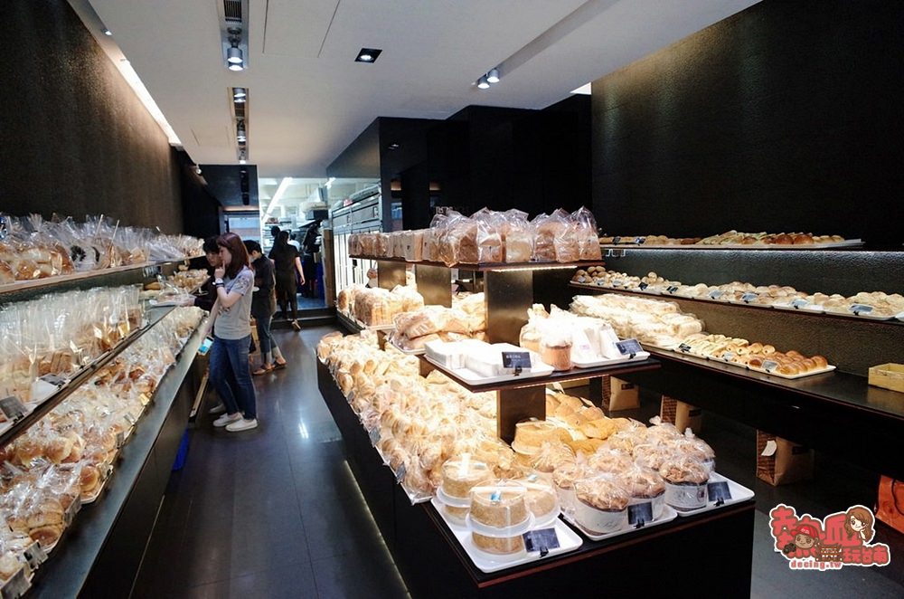 【台南麵包】台南最狂麵包店，從下午排隊到晚上都不嫌累：葡吉麵包店