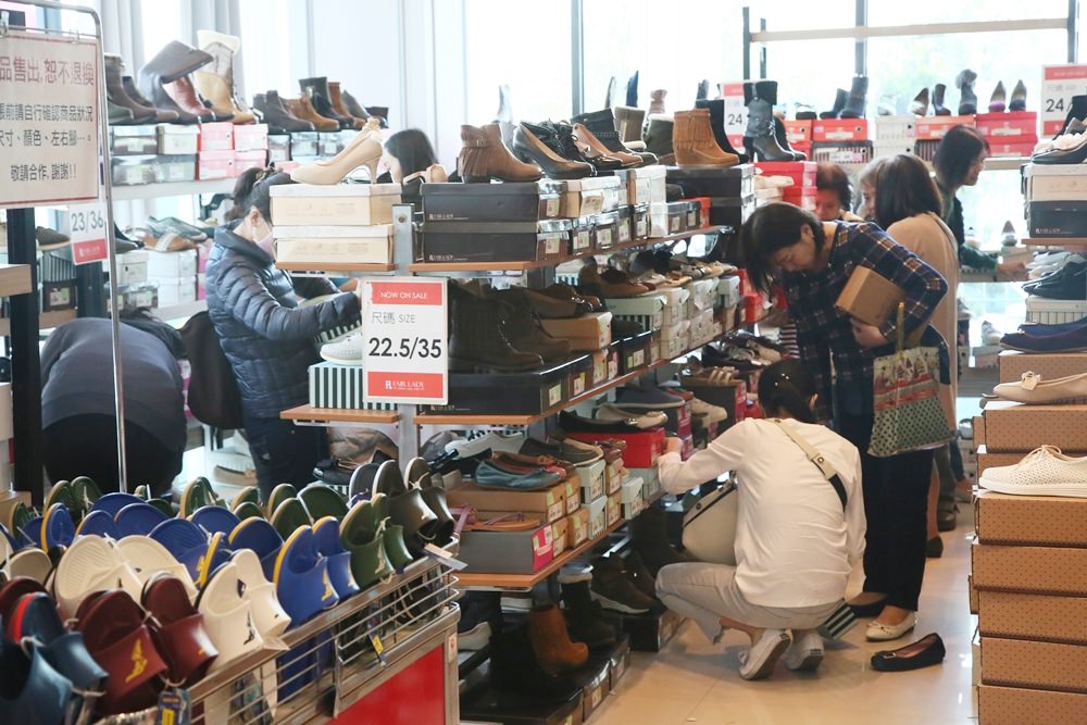 【台南特賣會】台南最狂一折下殺的女鞋特賣會，天天新款上架任你挑：工業七路7號廠拍