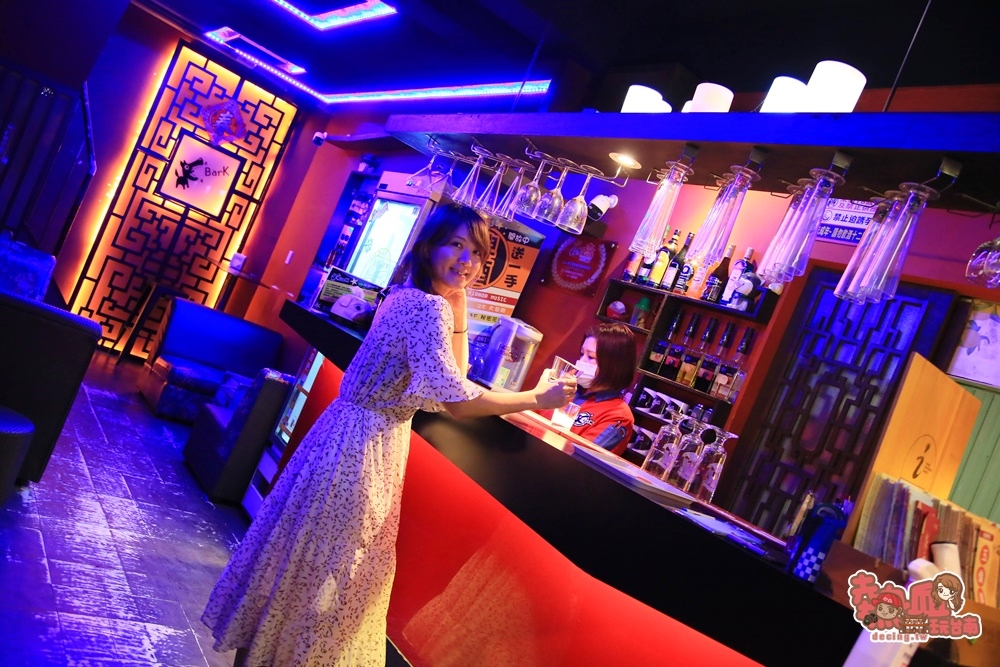 【台南酒吧】海安路上的超人氣露天老屋酒吧，「不限時段」啤酒調酒飲料買一送一：Bark露天茶飲酒吧