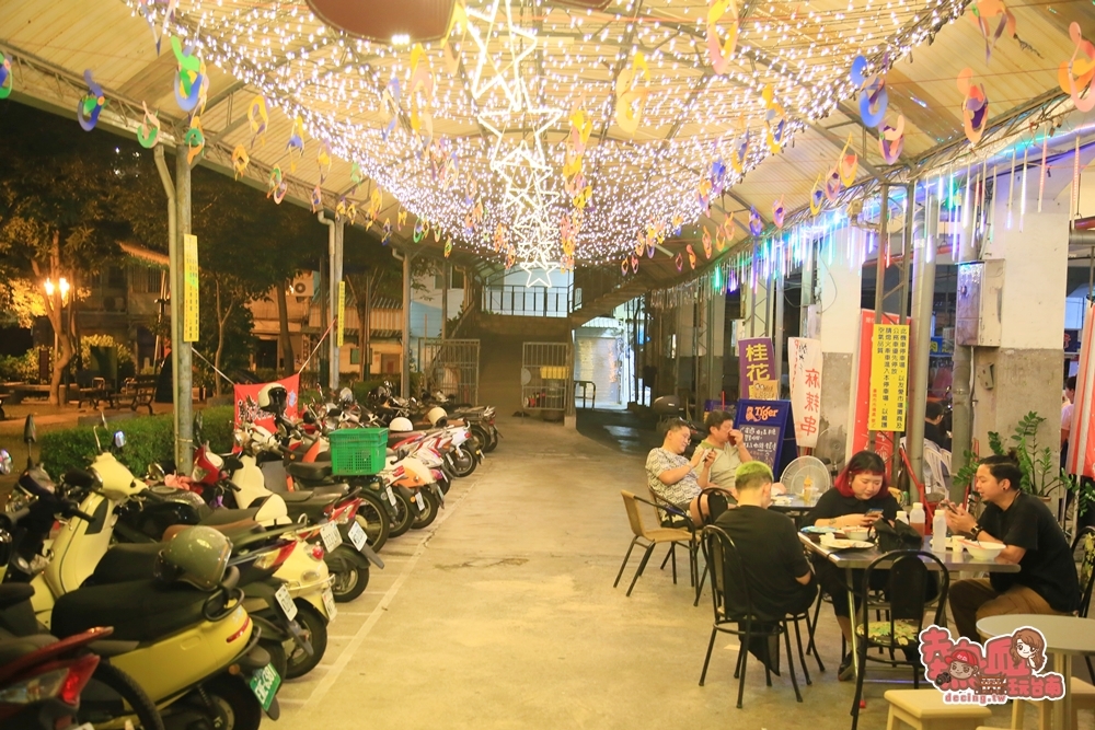 【台南宵夜】白天是菜市場，夜晚是台南另類宵夜場！友愛市場這幾間店你都吃過嗎~