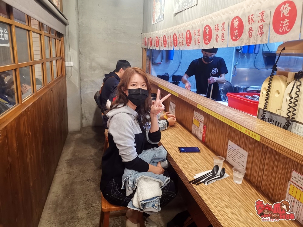 【台南拉麵】拍照請勿超過10秒鐘的日式拉麵店，不接受預訂想吃要來現場排隊：俺の豚