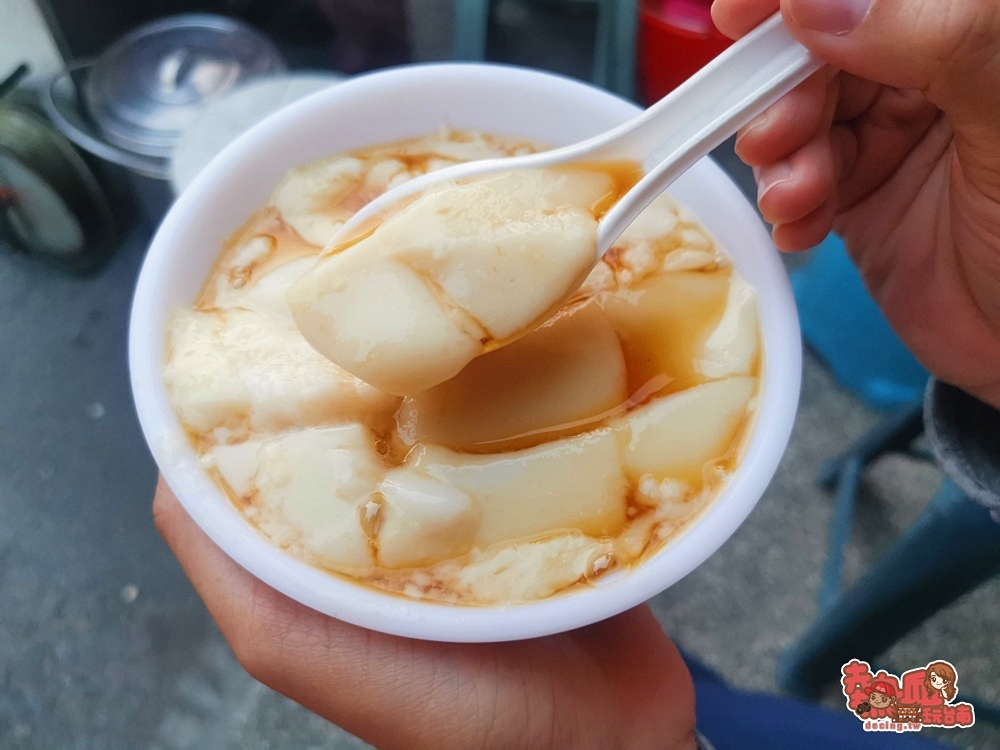 【台南甜點】吃一碗人情味的豆花，永康在地人從小吃到大的樸實美味：萬長伯傳統豆花