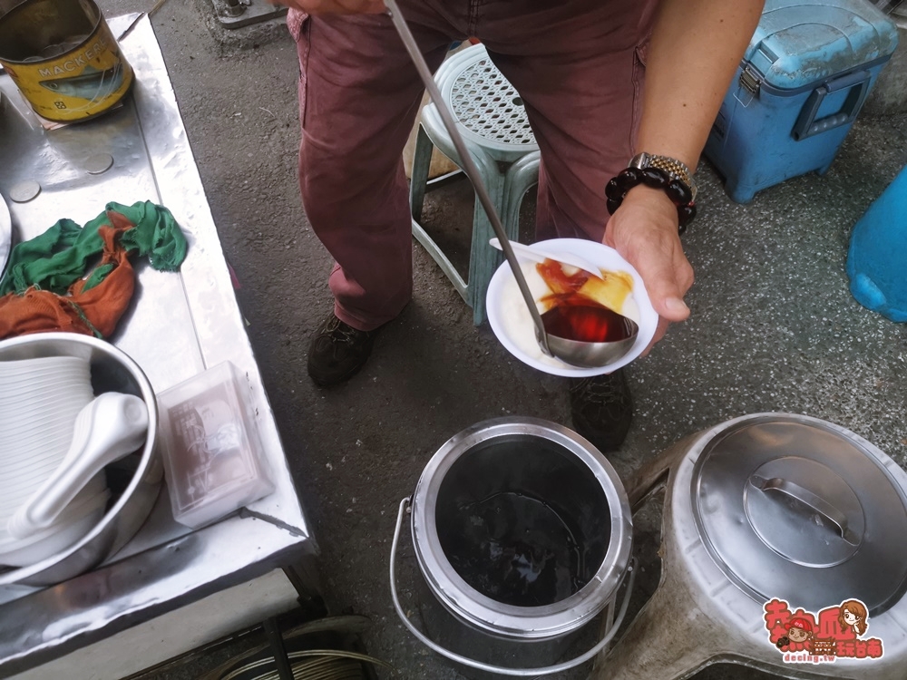 【台南甜點】吃一碗人情味的豆花，永康在地人從小吃到大的樸實美味：萬長伯傳統豆花