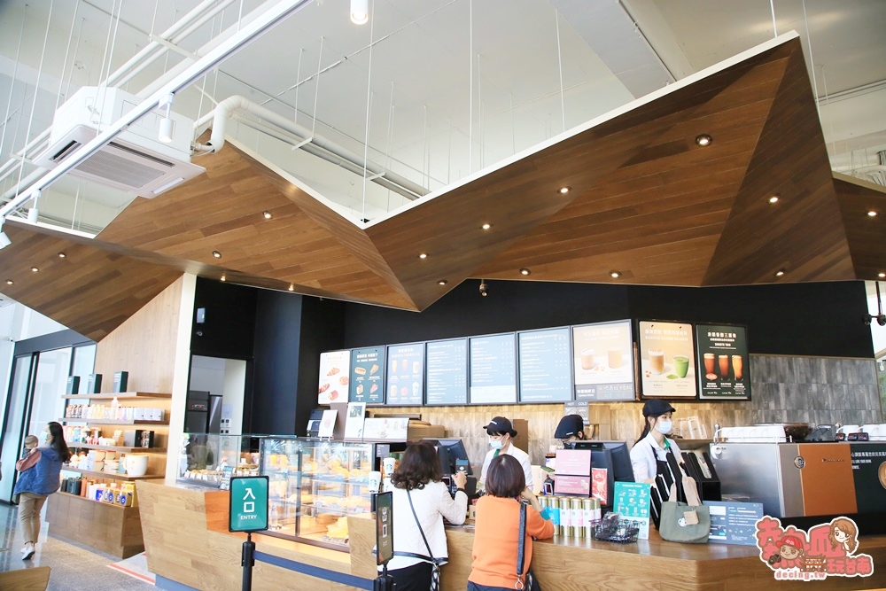 【嘉義星巴克】全白色系摺紙星巴克！打造猶如加拿大氛圍的咖啡店：星巴克世賢店