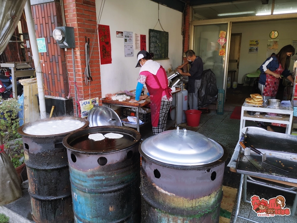 【台南早餐】南門路上的無名水煎包！前水交社市場內的傳統美味：水交社無名水煎包