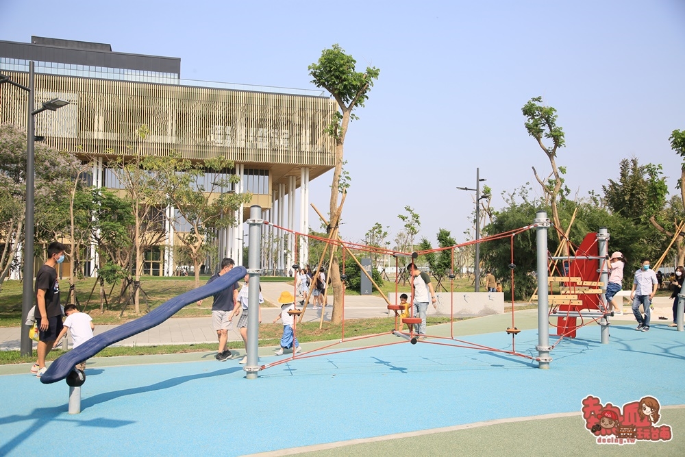 【台南親子】佔地1.9公頃的新興親子公園！超狂攀爬網架，孩子們都玩到不想回家啦：閱之森公園