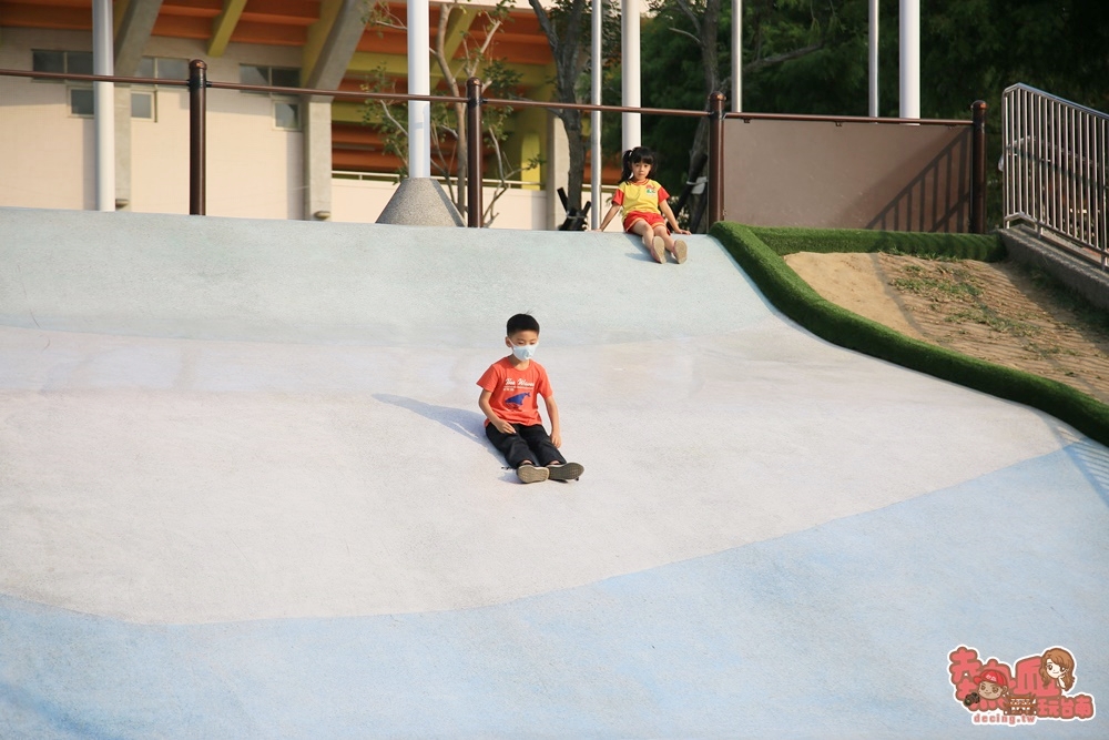 【嘉義親子】嘉義最新最好玩的特色公園！四米高星光溜滑梯，大人小孩都玩到超瘋狂：KANO園區特色公園