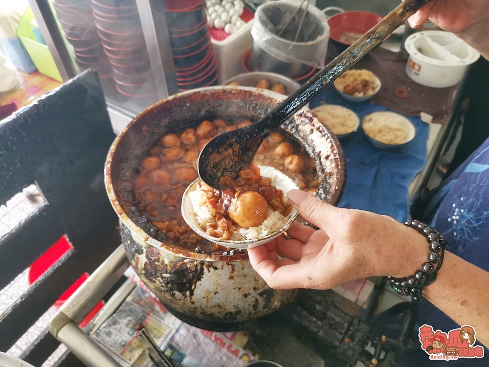 【台南美食】台南版的「御飯糰」！錯了其實這是台南獨有的「竹葉米糕」：下大道米糕