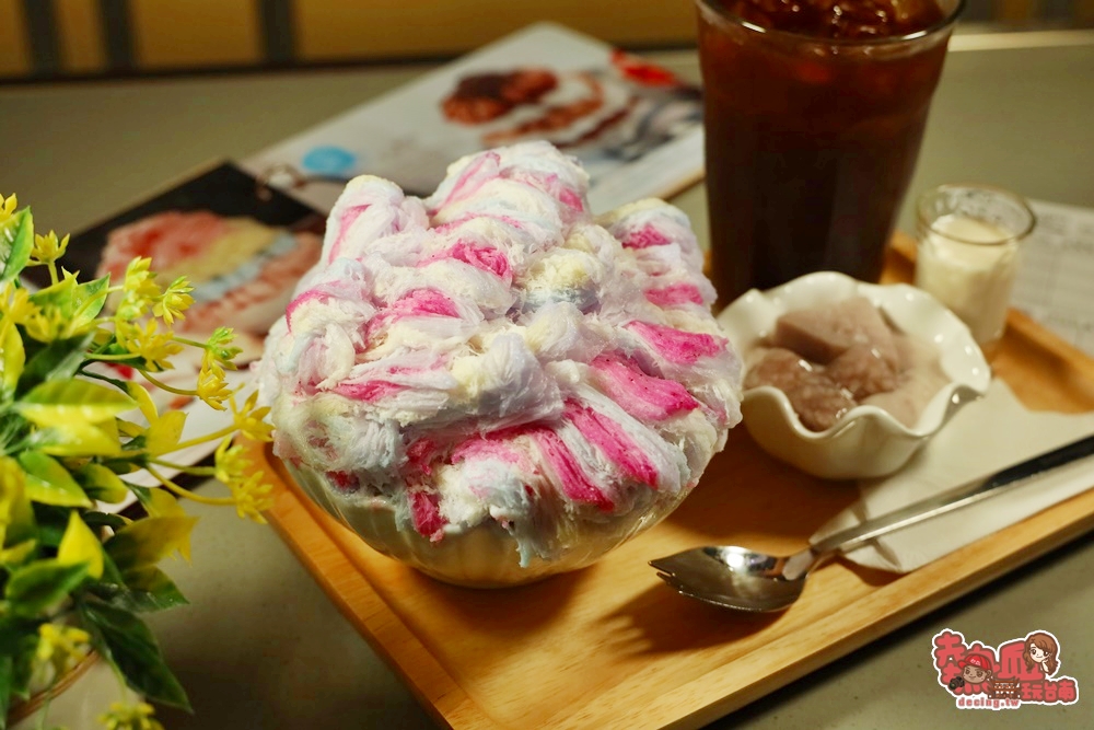 【台南冰店】台南最colorful的雪花冰店！台南限定版可以吃的聖誕樹：lCE YODO極冰.咖啡