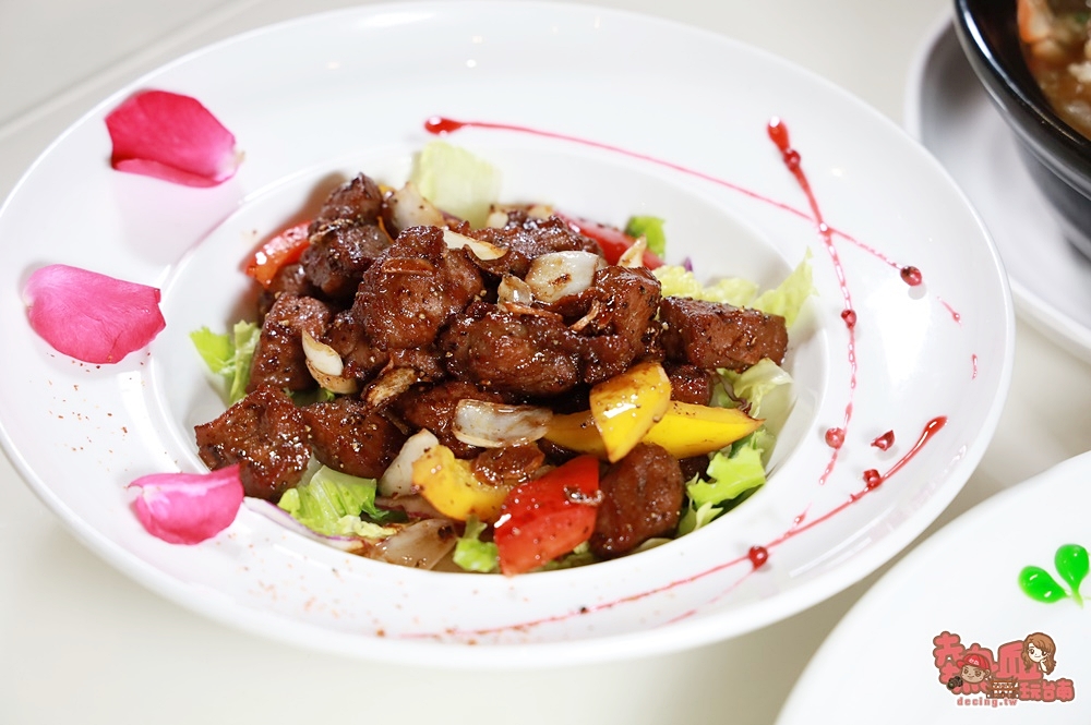 【台南美食】台南最浮誇的天使烤雞盤！藏身在網美風格的中式料理店：涵花庭