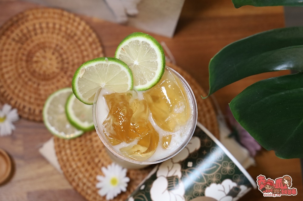 【台南飲料】喝一口像極了戀愛！「檸檬煉乳愛玉綠」搭配波霸和洛神凍更絕妙，這個夏天喝它就對了：自在軒茶飲