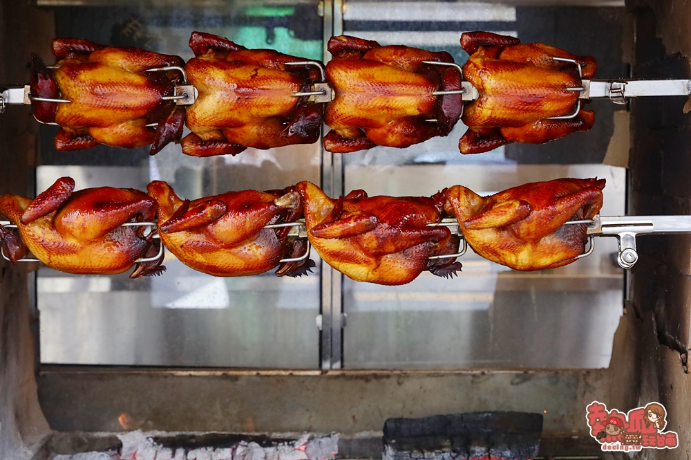 【台南美食】一周只賣三天的烤雞店，台南市區少見的鋼管雞！小南人烤肉廚房最新力作，不吃可惜了：VTCC BBQ