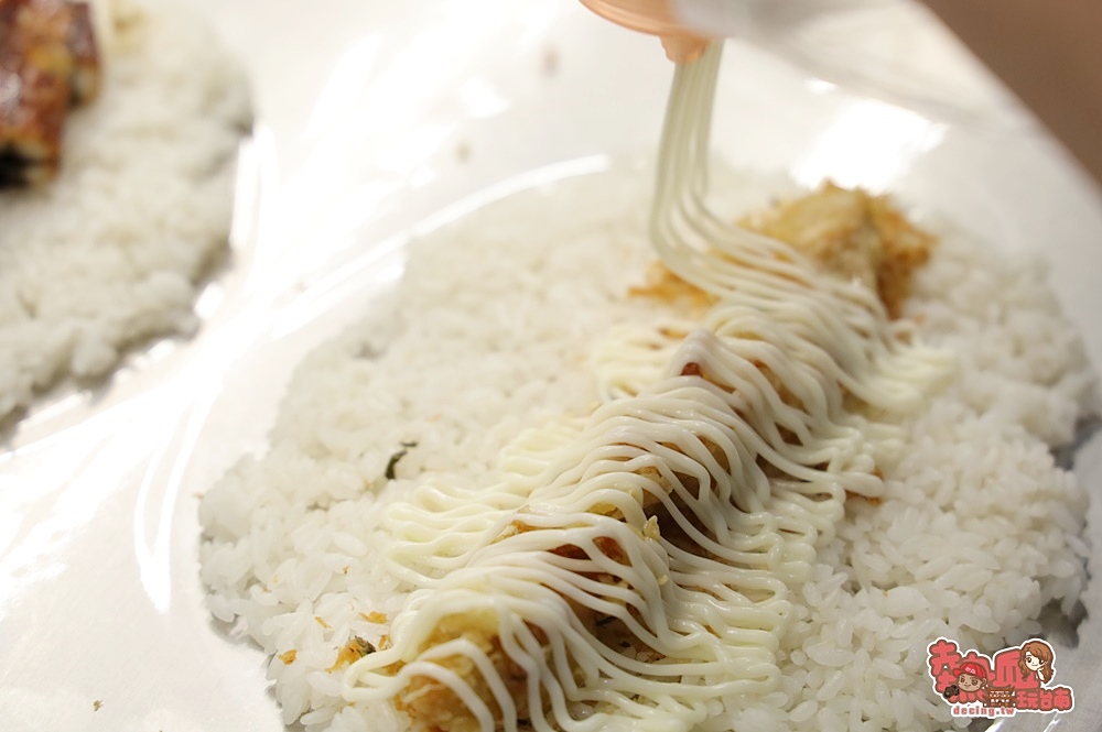 【台南美食】近20種口味的韓式海苔飯捲，竟然把鰻魚和魷魚都一次包進來：明洞海苔飯捲-鹽行店