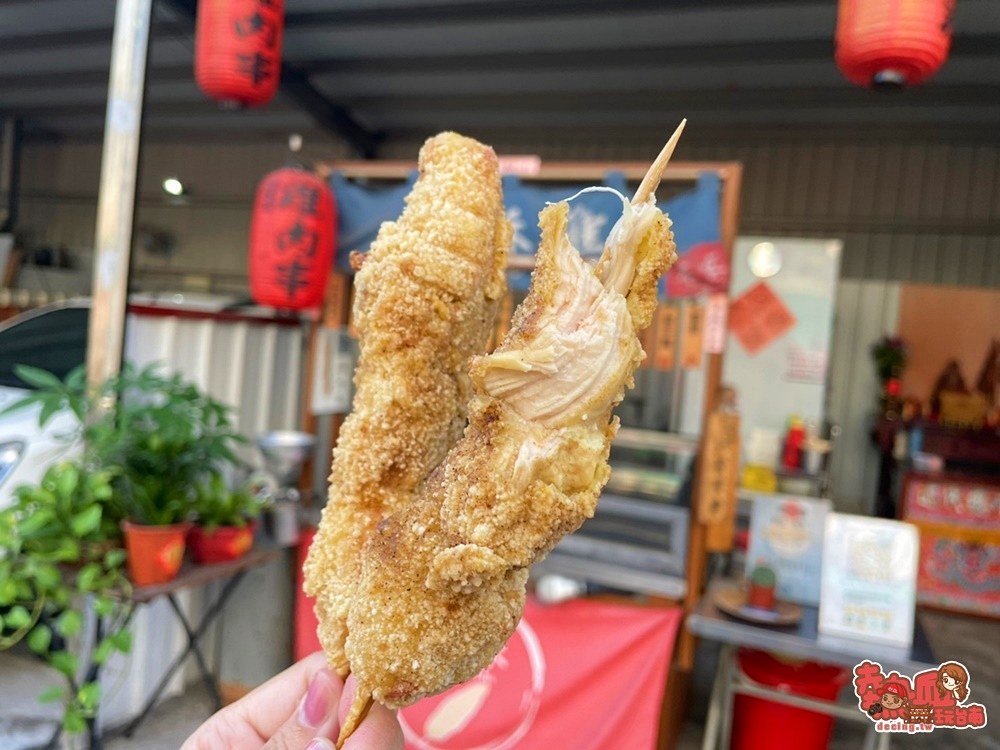【台南美食】善化黃昏市場旁的隱藏版「超大雞肉串」！完全無骨全肉上陣，一根只要銅板價：有家鹹酥雞
