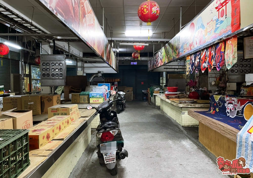 【台南美食】台南復興菜市場深夜食堂！這個菜市場不一樣，小吃、異國料理、燒烤這裡一次能吃到~