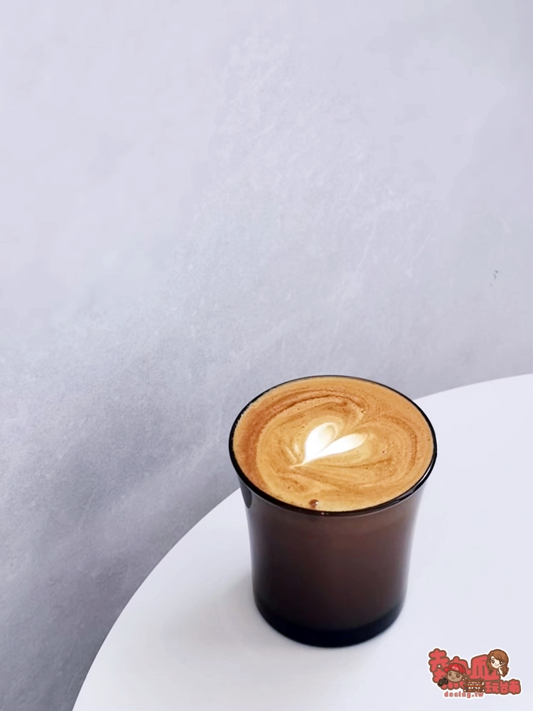 【台南咖啡】黑白極簡風格外帶咖啡店！黑色系可頌好拍又好好吃：THE YUAN