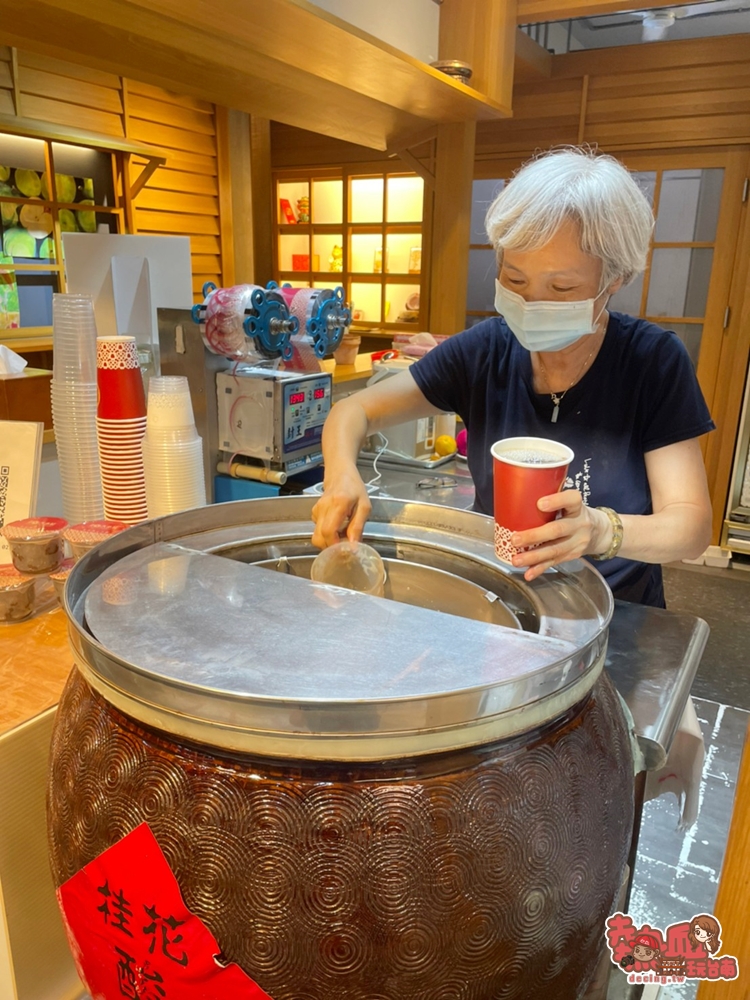 【台南飲料】台南在地人帶路喝古傳酸梅湯：大水缸桂花酸梅湯