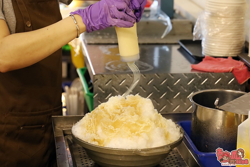 【台南冰店】巨無霸芒果冰來襲！用火鍋裝盛真的太浮誇，這個夏天就吃它：南泉冰果室