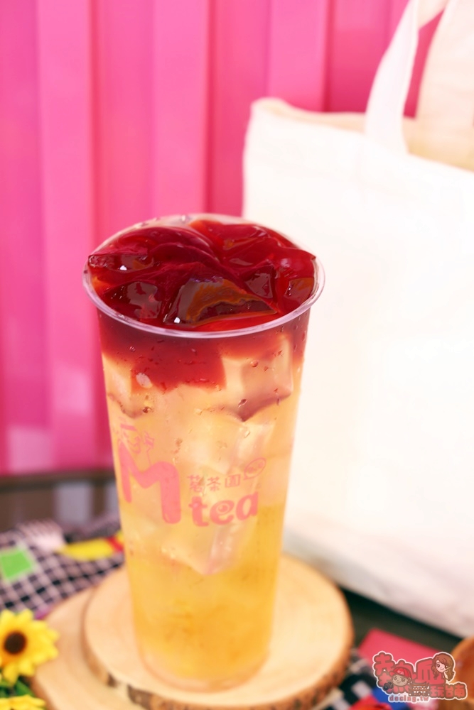 【台南飲料】MTEA茗茶園凍飲專賣店！堪稱台南茶飲界的LV，飲料裡面竟然加入膠原蛋白凍飲~