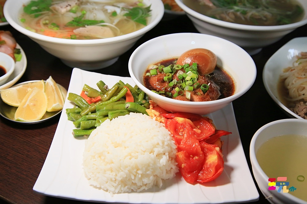 【台南美食】媽媽的越南美食！善化人氣越南美食，河粉和脆皮豬每桌必點~