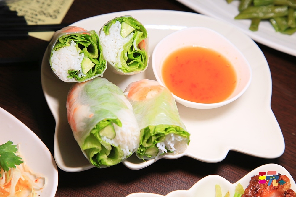 【台南美食】媽媽的越南美食！善化人氣越南美食，河粉和脆皮豬每桌必點~