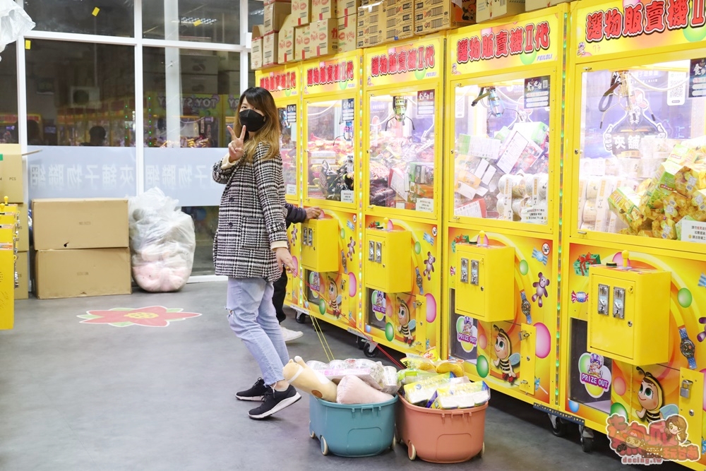 【台南娛樂】夾舖子遊樂園！復華夜市旁的24小時娃娃機店，讓你免費夾10次就是爽~